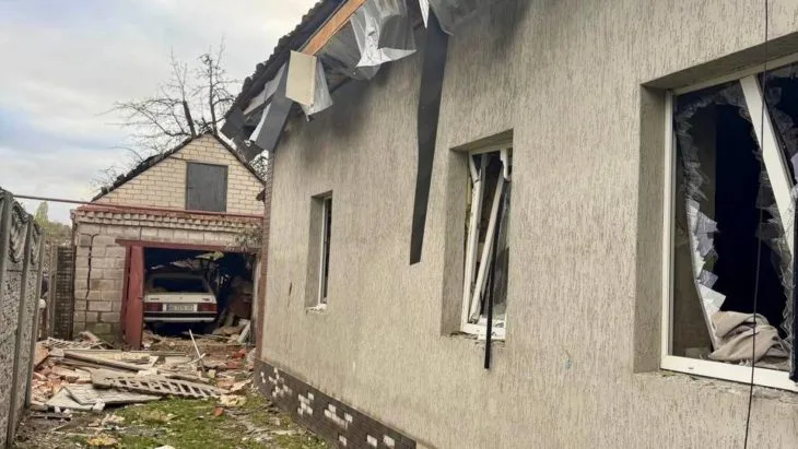 «Після вранішньої атаки росіян на Дніпро понівечено близько трьох десятків приватних будинків», — Філатов про наслідки удару по місту - 19.10.2026