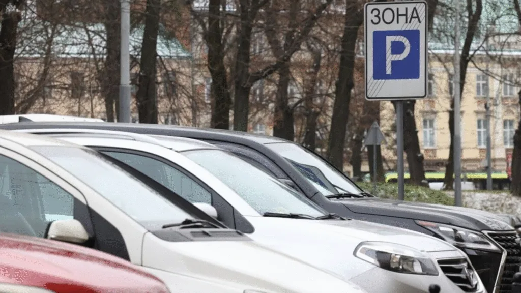 Атаки Росії на Львівщину, ціни на житло, підсвітка Ратуші: головні новини дня - 8