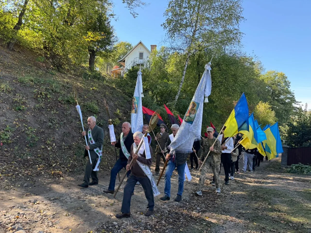Зв’язкова Романа Шухевича Марія Римик: біля міста Бережани освятили меморіальну композицію