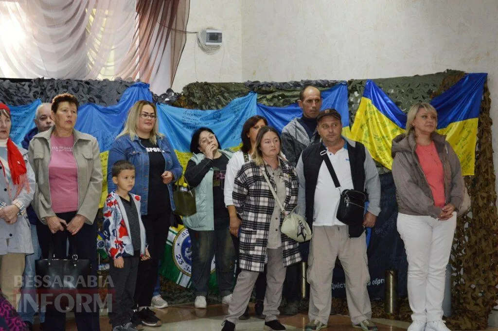 Від артефактів із фронту до концертної сцени: у Білгороді-Дністровському вшанували захисників та захисниць