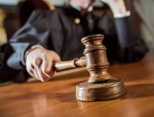 В Охтирці медсестру засудили за крадіжку гаманця