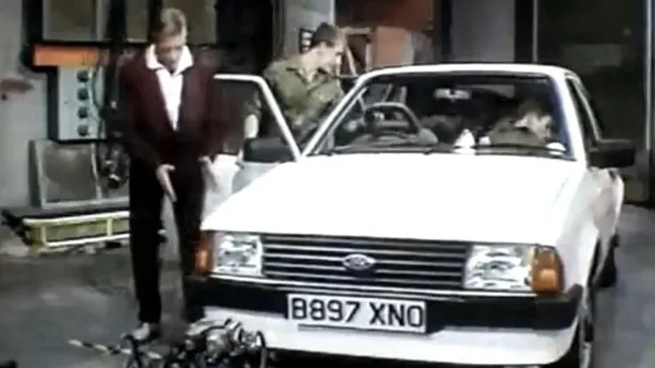 Замена двигателя в автомобиле Ford Escort