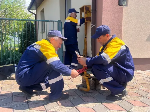 Шукають витоки, щоб уберегти оселі: як газовики на Волині готують мережі до зими (фото)
