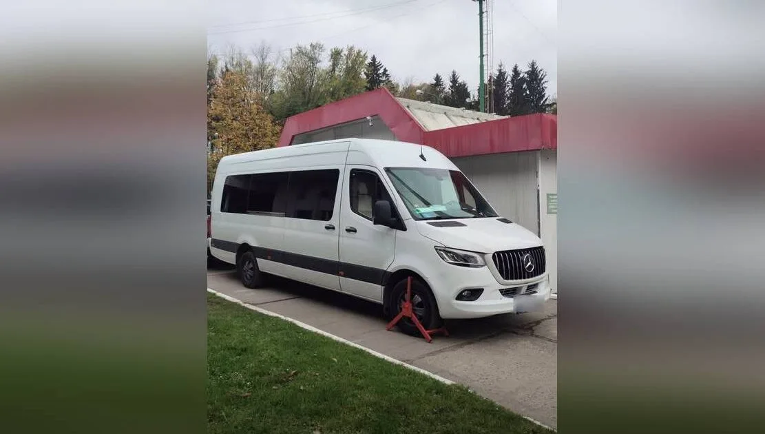 На Львівщині прикордонники виявили викрадений Mercedes, який розшукували у Франції