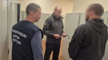 Поліцейські напали на жителя Нікополя та відібрали кошти