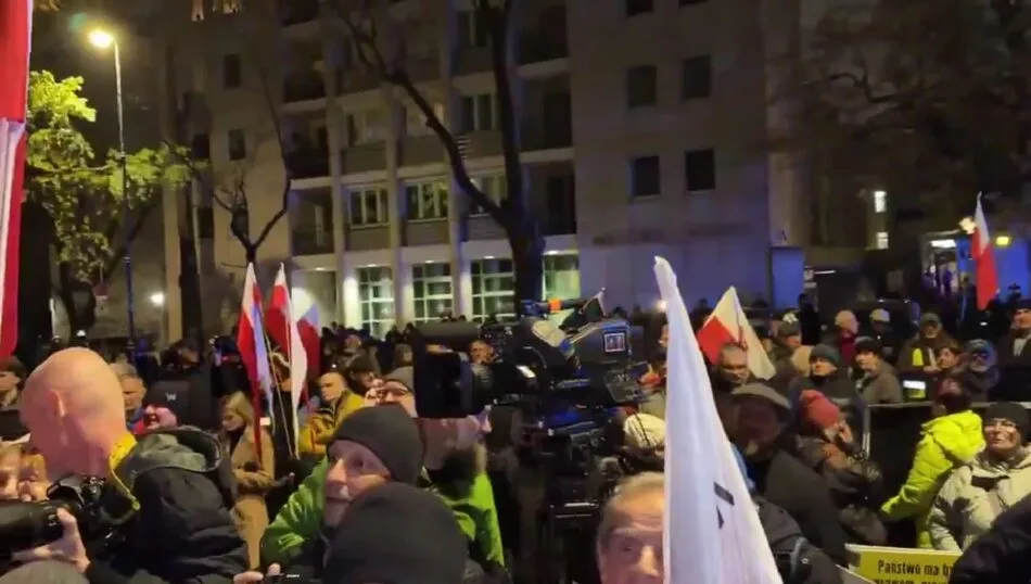 У Польщі розгорівся конфлікт навколо Конституційного трибуналу – люди вийшли на протест