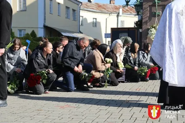 Покинув університет, аби захищати Україну: у Луцьку попрощалися з 19-річним Денисом Бойченком (фото)