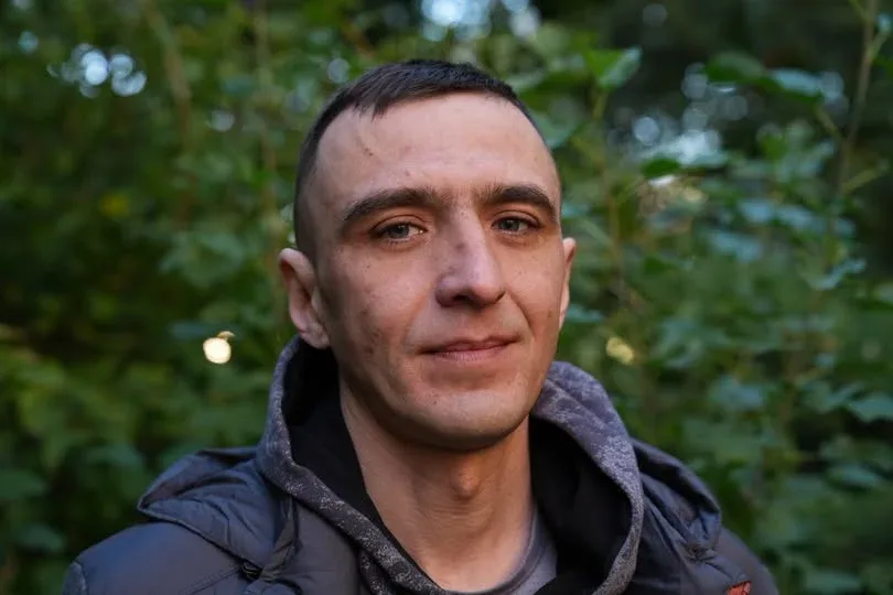 «Підхід „сюсі-пусі“ не діє»: до війська бойовий медик «Ку-ку» боявся робити уколи, а потім врятував десятьох побратимів 